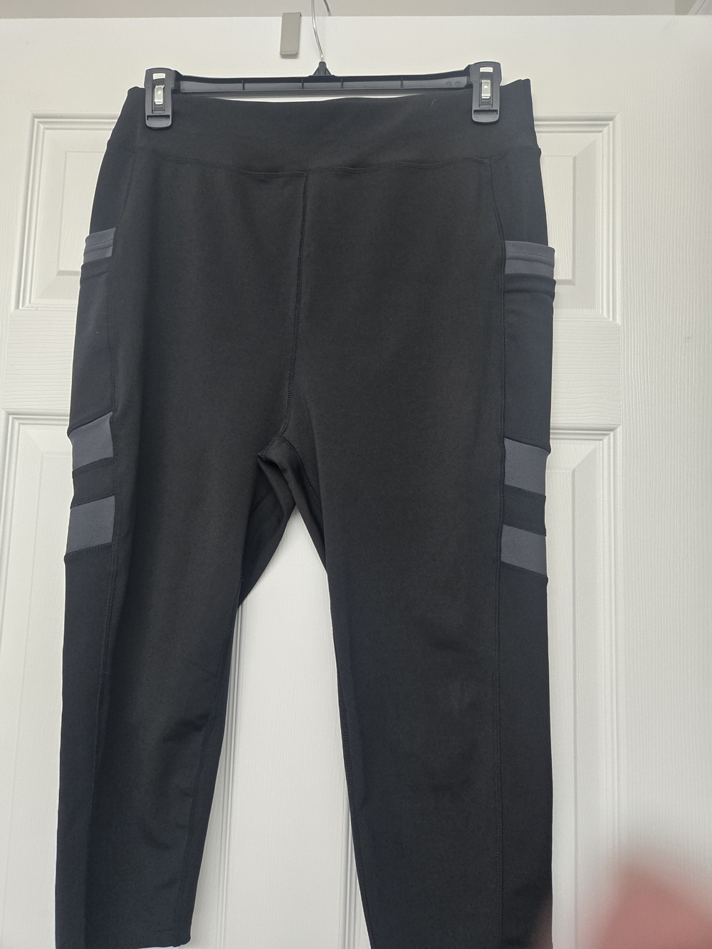 POP Fit Black Active Capri Leggings with Gray Side Panels
